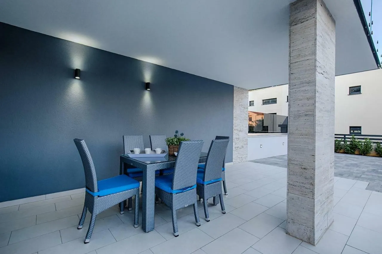Deluxe Beach Apartments by Traveler Tourist Agency Krk Krk Town