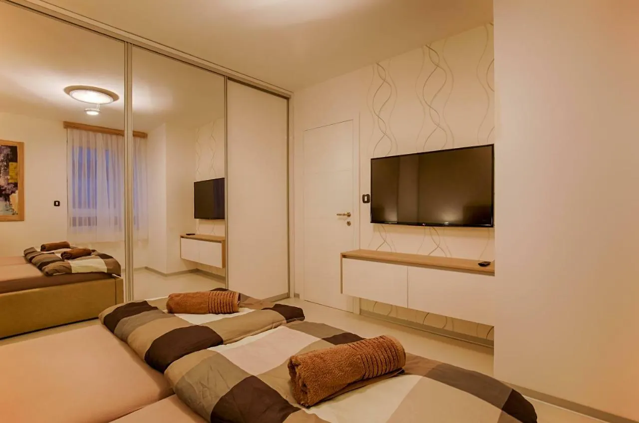 Deluxe Beach Apartments by Traveler Tourist Agency Krk Krk Town